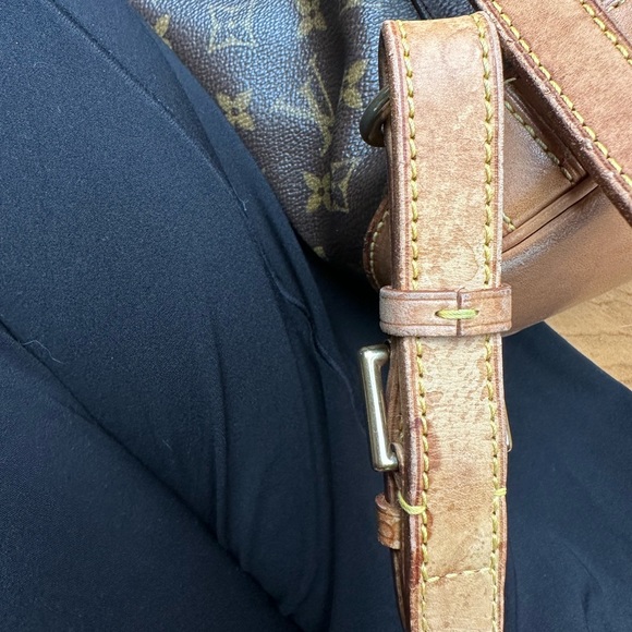 Louis Vuitton Monogram Montsouris MM Backpack (style discontinued by LV) - Picture 9 of 16